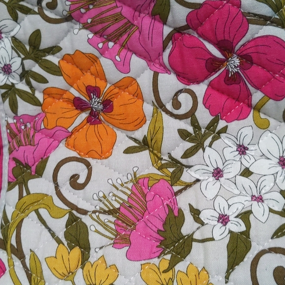 Vera Bradley Weekend Bag - Picture 3 of 6